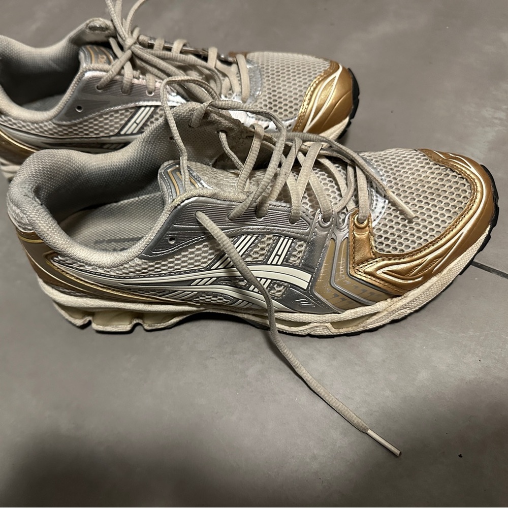 ASICS Gel Nimbus Running Shoes Gray Gold Men 9.5 / Women 11 Cushion Trainer